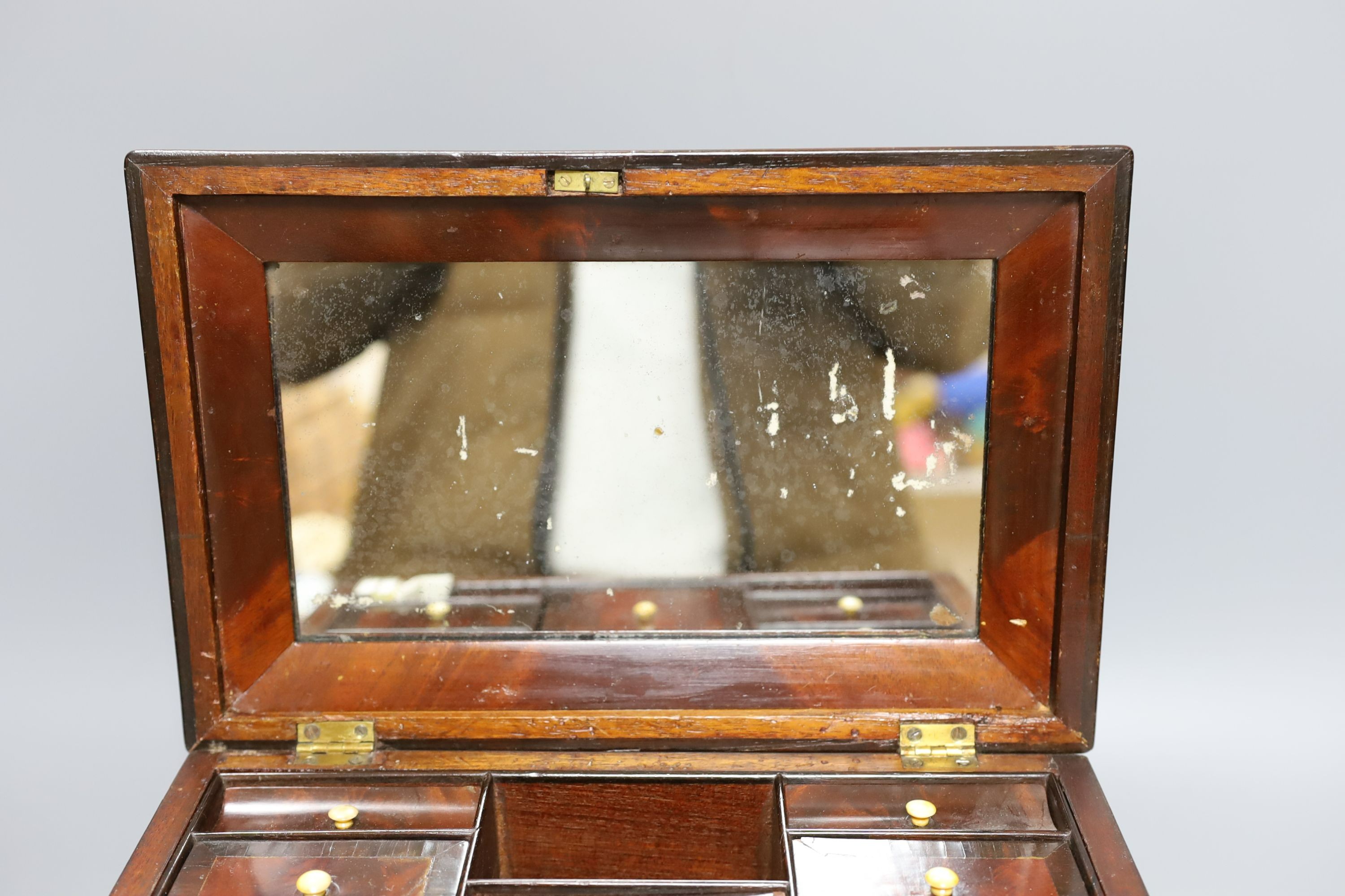 A 19th century Continental mahogany vanity case - 14.5cm tall